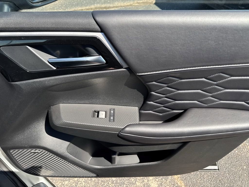 New 2026 Mitsubishi Outlander SEL FWD image 31