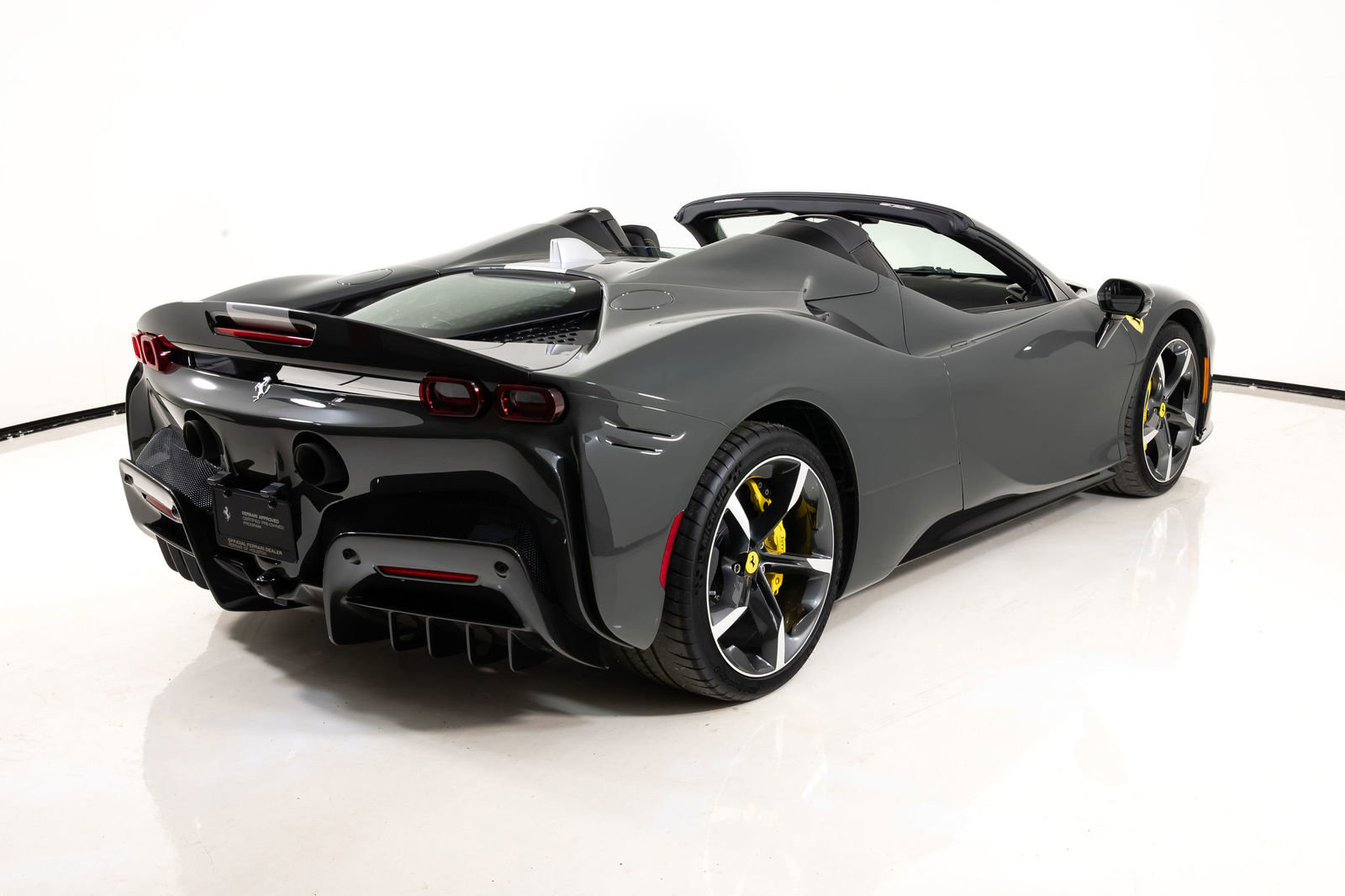 Certified 2023 Ferrari SF90 Spider image 7