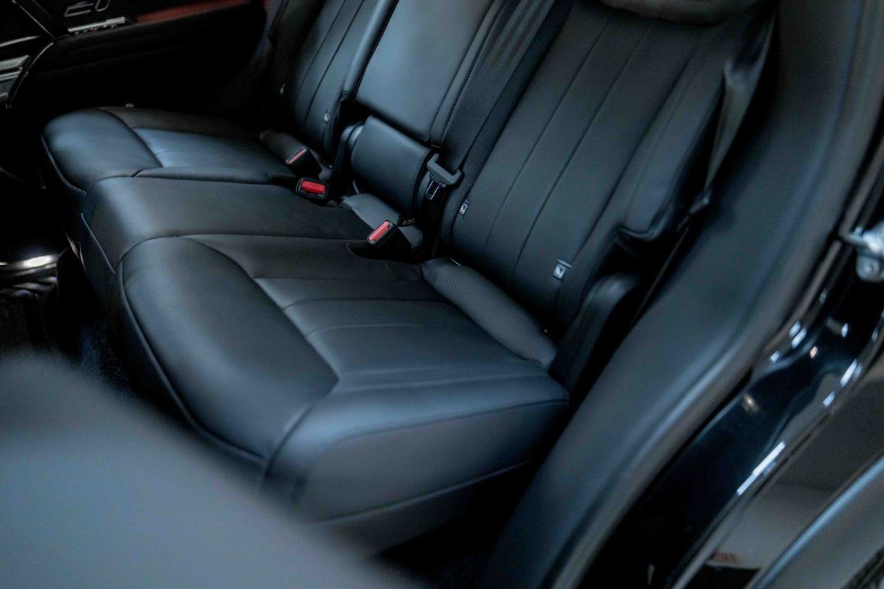 Used 2025 Land Rover Range Rover SE image 75