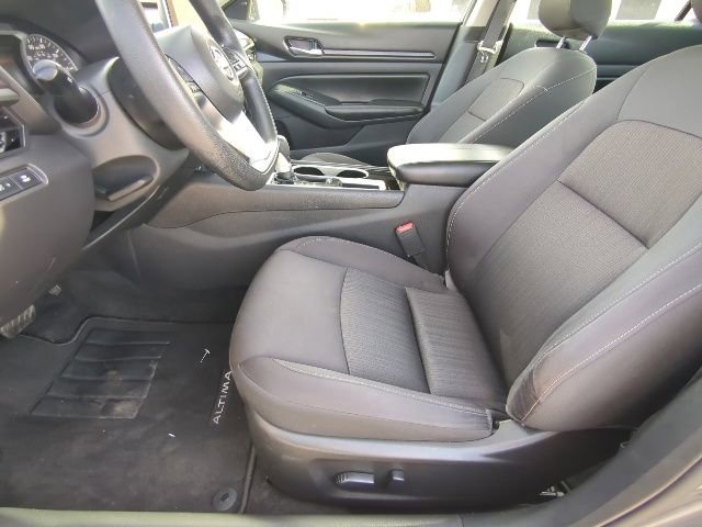 Used 2024 Nissan Altima 2.5 SV image 14