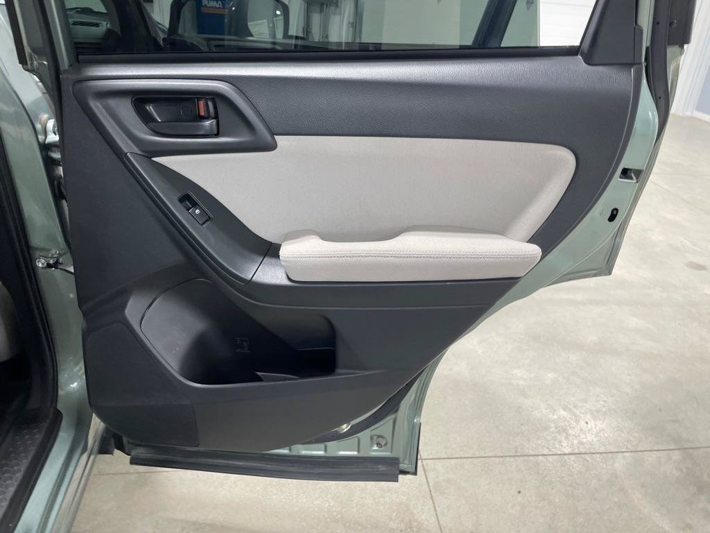 Used 2015 Subaru Forester 2.5i Premium AWD/4WD image 21