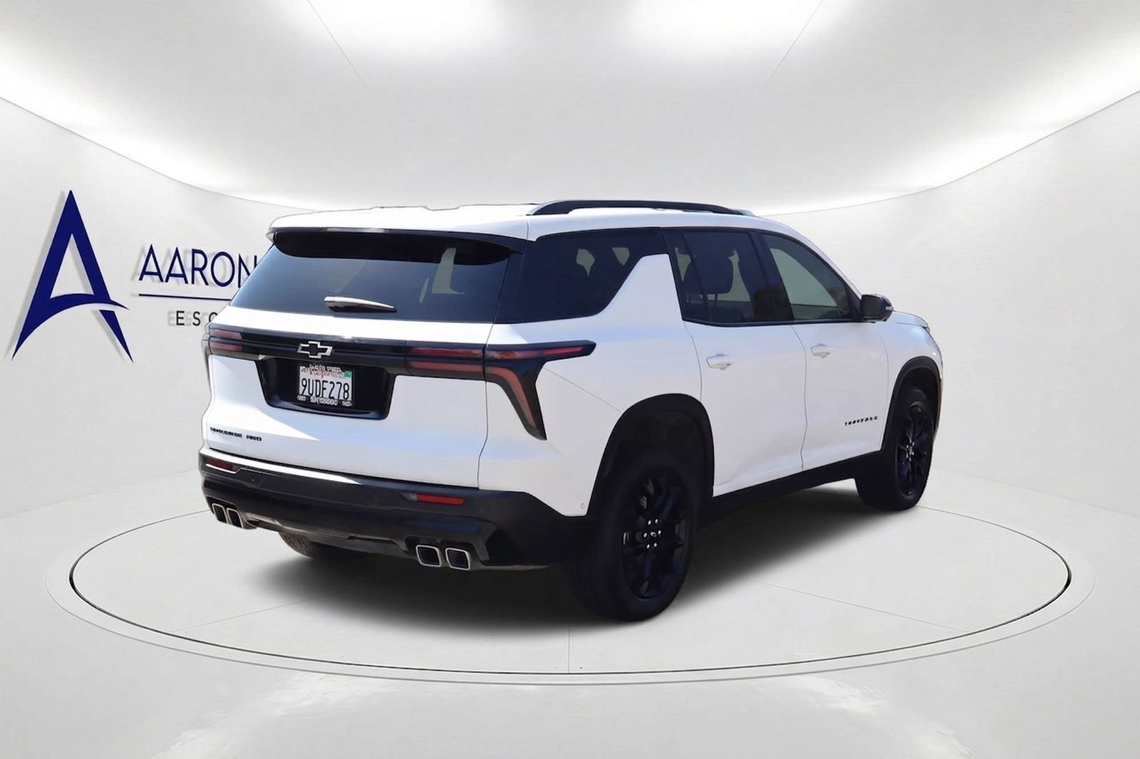 Used 2025 Chevrolet Traverse LT w/ Enhanced Driving Package AWD/4WD image 4