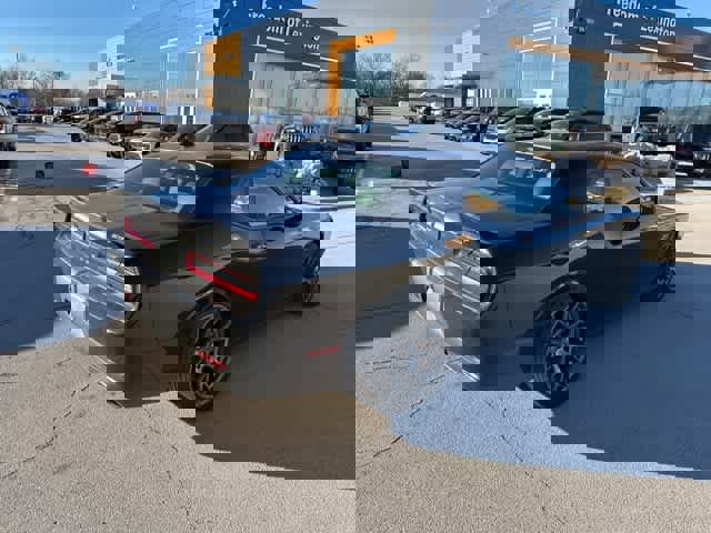 Used 2016 Dodge Challenger SRT w/ Technology Group image 24