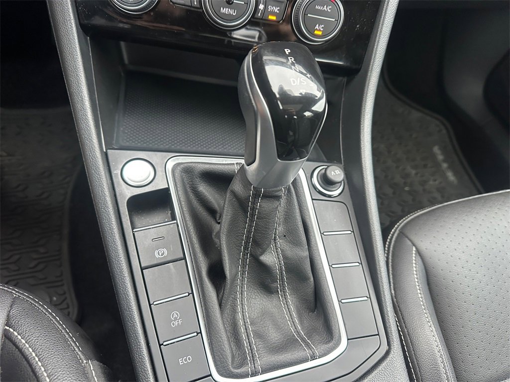 Used 2023 Volkswagen Jetta SE image 31