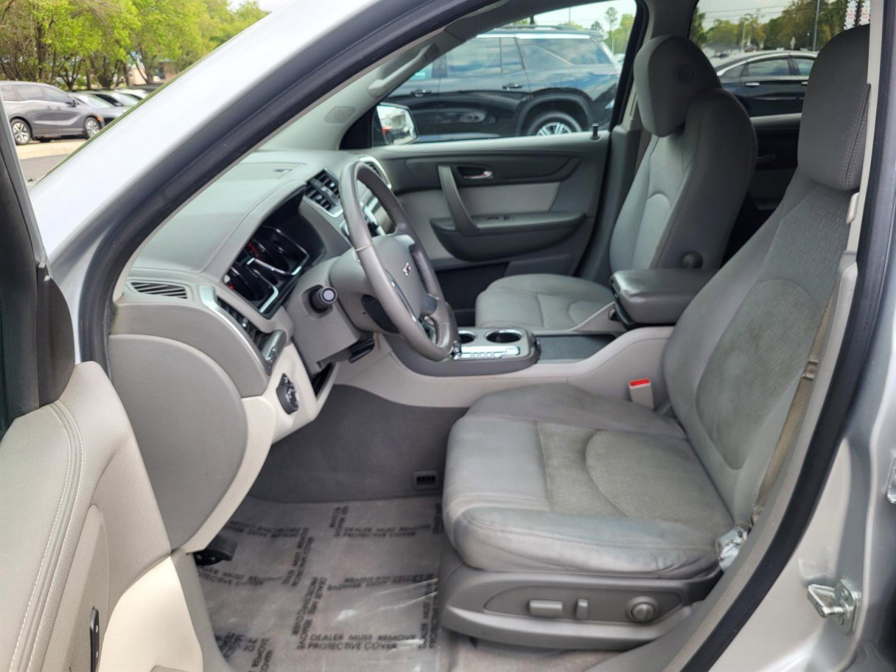 Used 2015 GMC Acadia SLE image 11