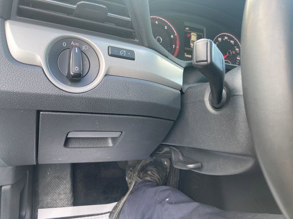 Used 2022 Volkswagen Passat 2.0T SE image 17