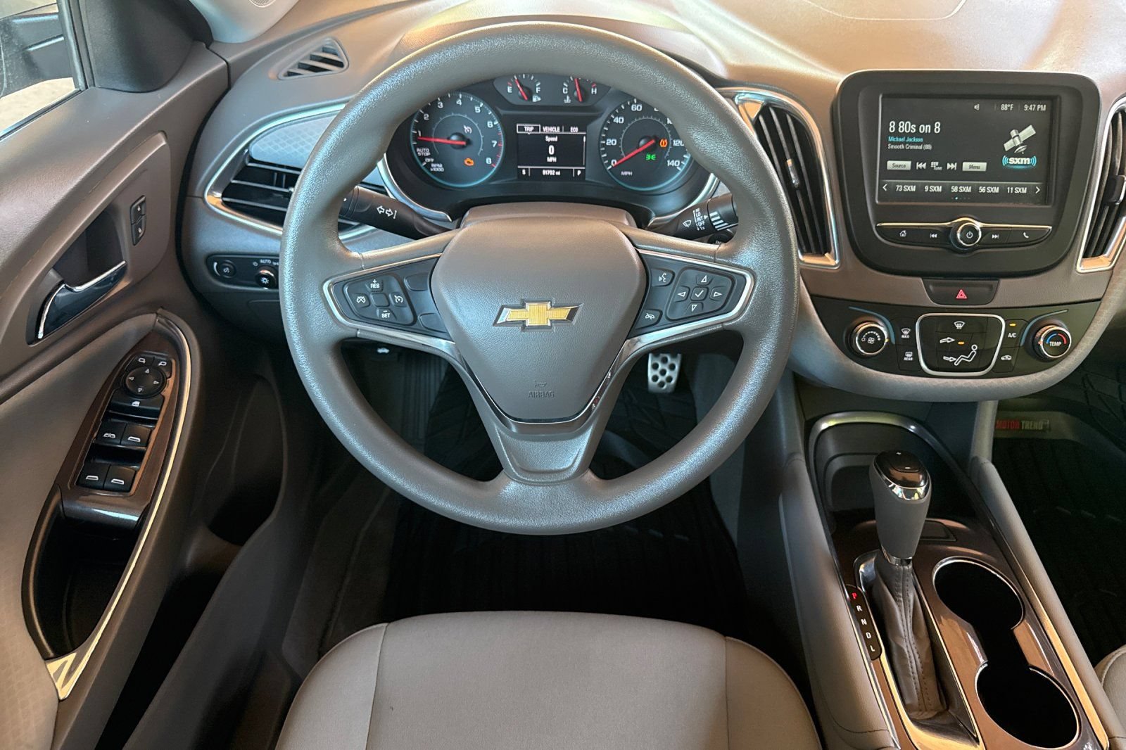 Used 2017 Chevrolet Malibu LT FWD image 14