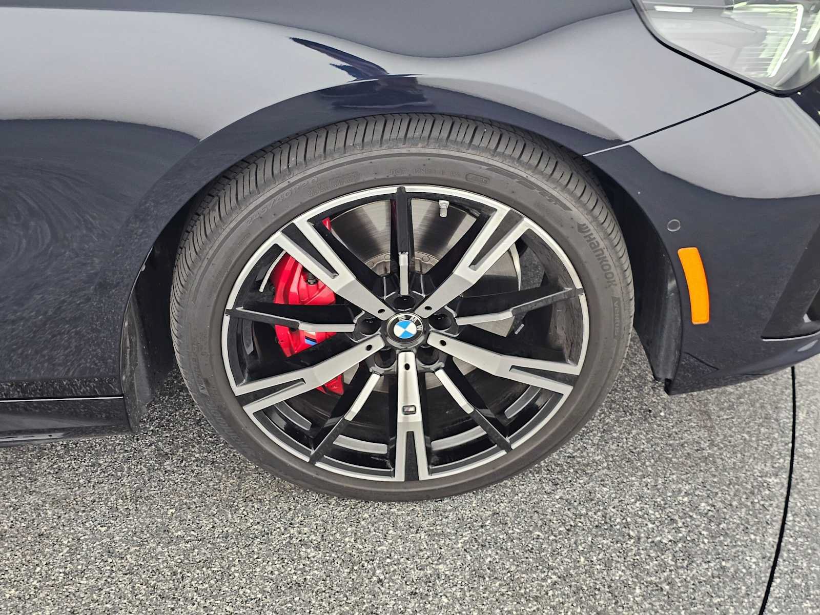 Used 2026 BMW 550e xDrive w/ Premium Package AWD/4WD image 9