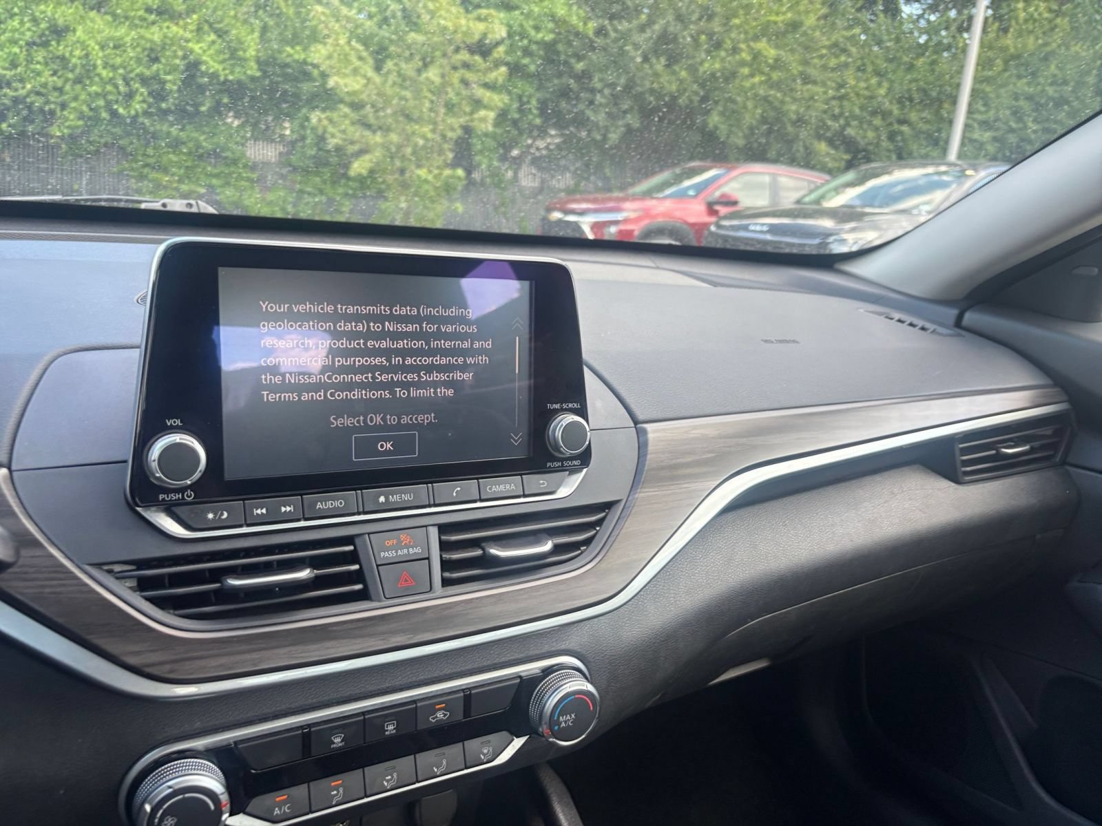 Used 2025 Nissan Altima 2.5 SV FWD image 33