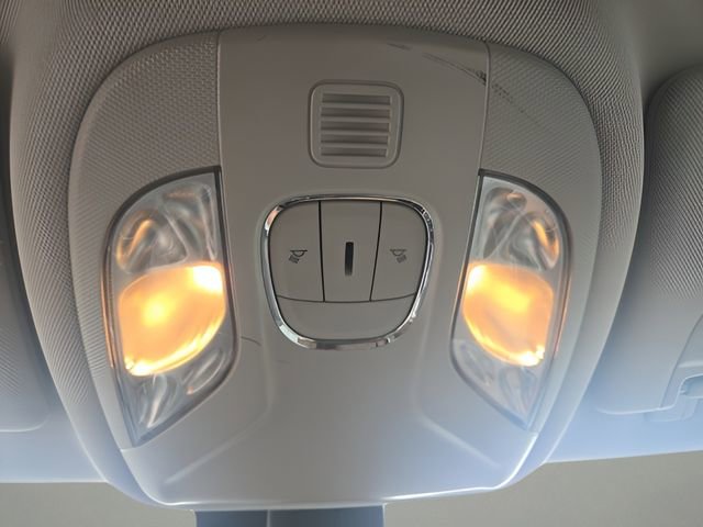 Used 2022 Jeep Compass Limited image 19