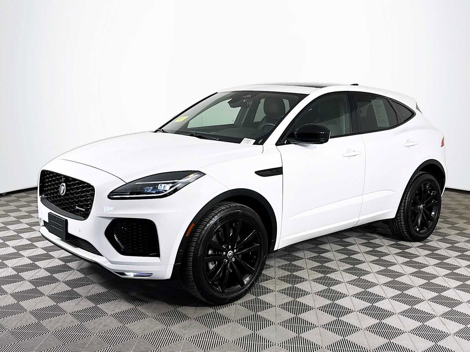 Used 2024 Jaguar E-PACE R-Dynamic SE image 1