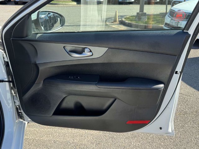 Used 2020 Kia Forte LXS FWD image 6