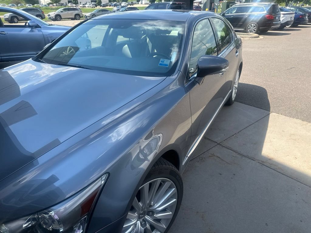 Used 2017 Lexus LS 460 AWD w/ Comfort Package image 3