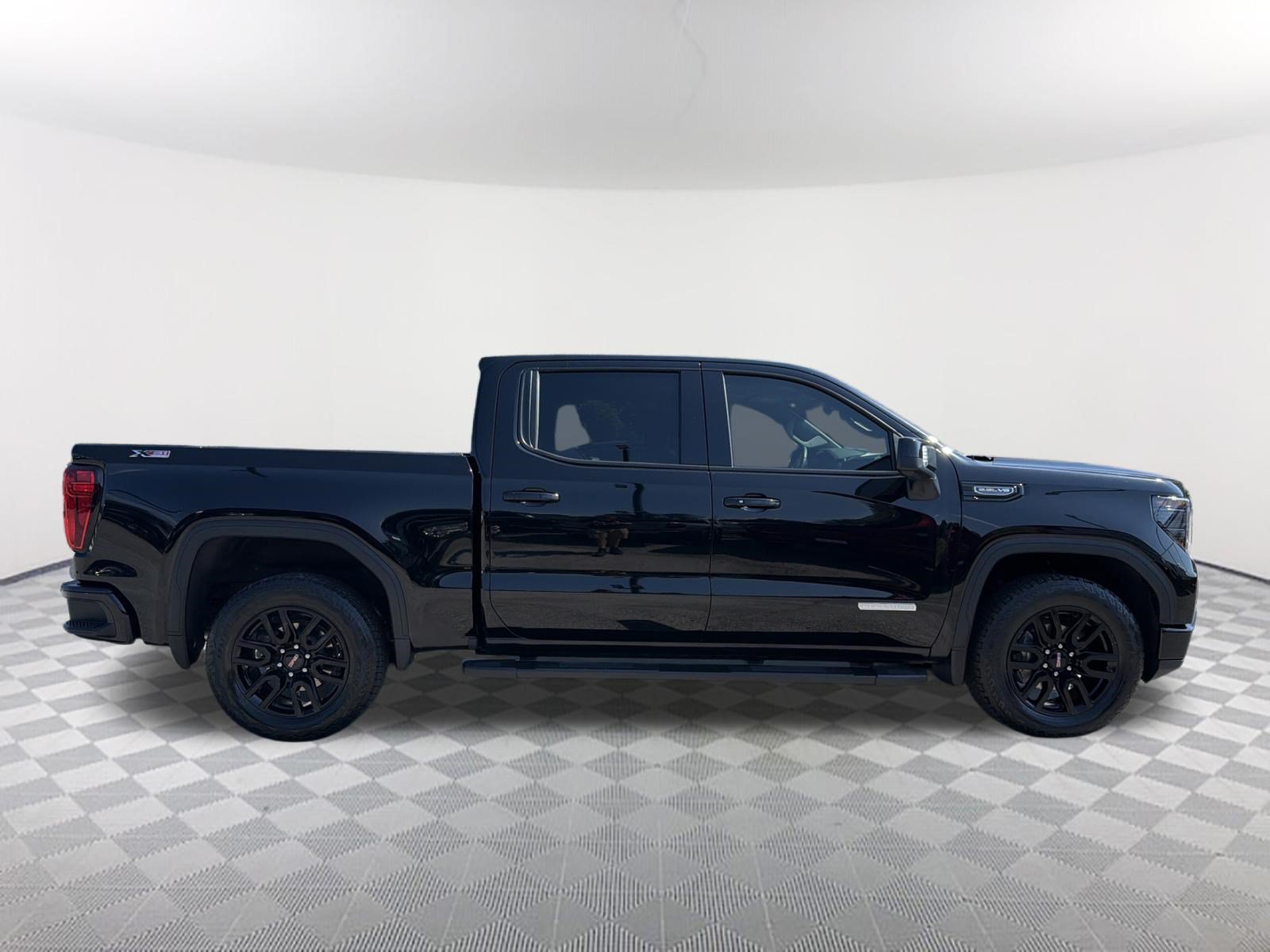 Certified 2025 GMC Sierra 1500 Elevation w/ Elevation Premium Package AWD/4WD image 7