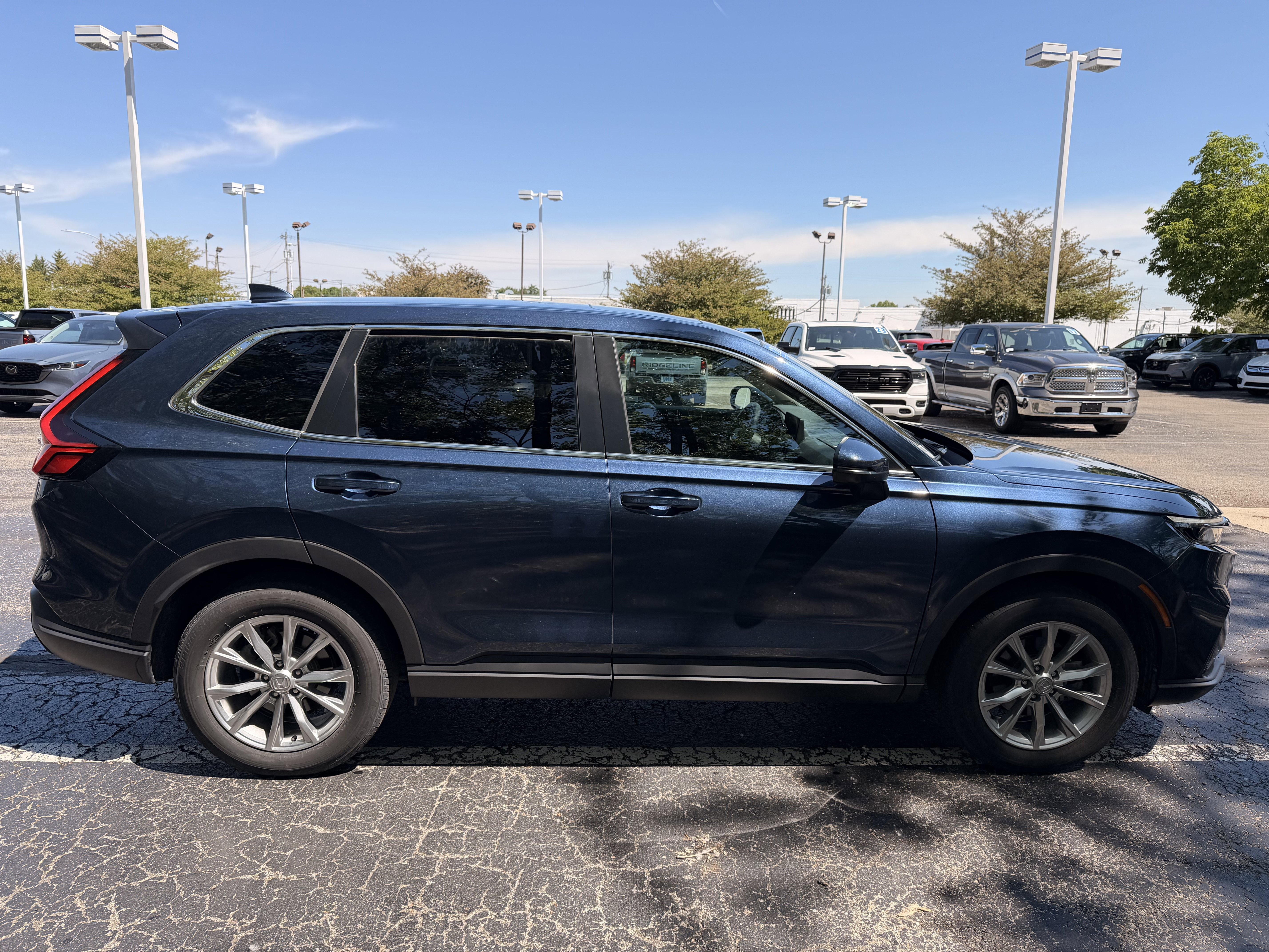 Used 2023 Honda CR-V EX image 2