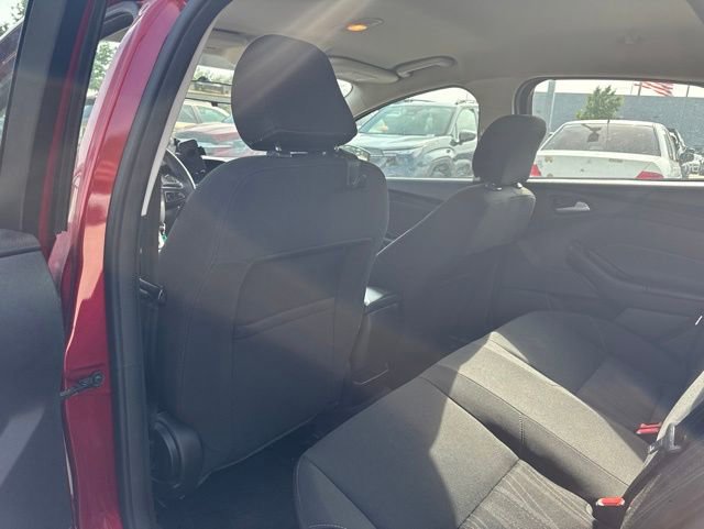 Used 2017 Ford Focus SE FWD image 8
