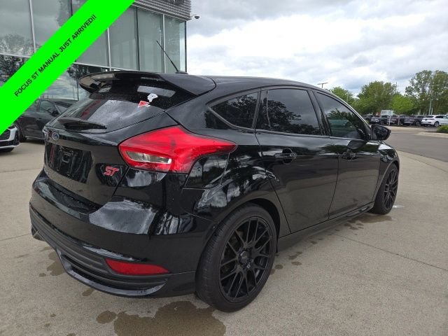 Used 2017 Ford Focus ST FWD image 7