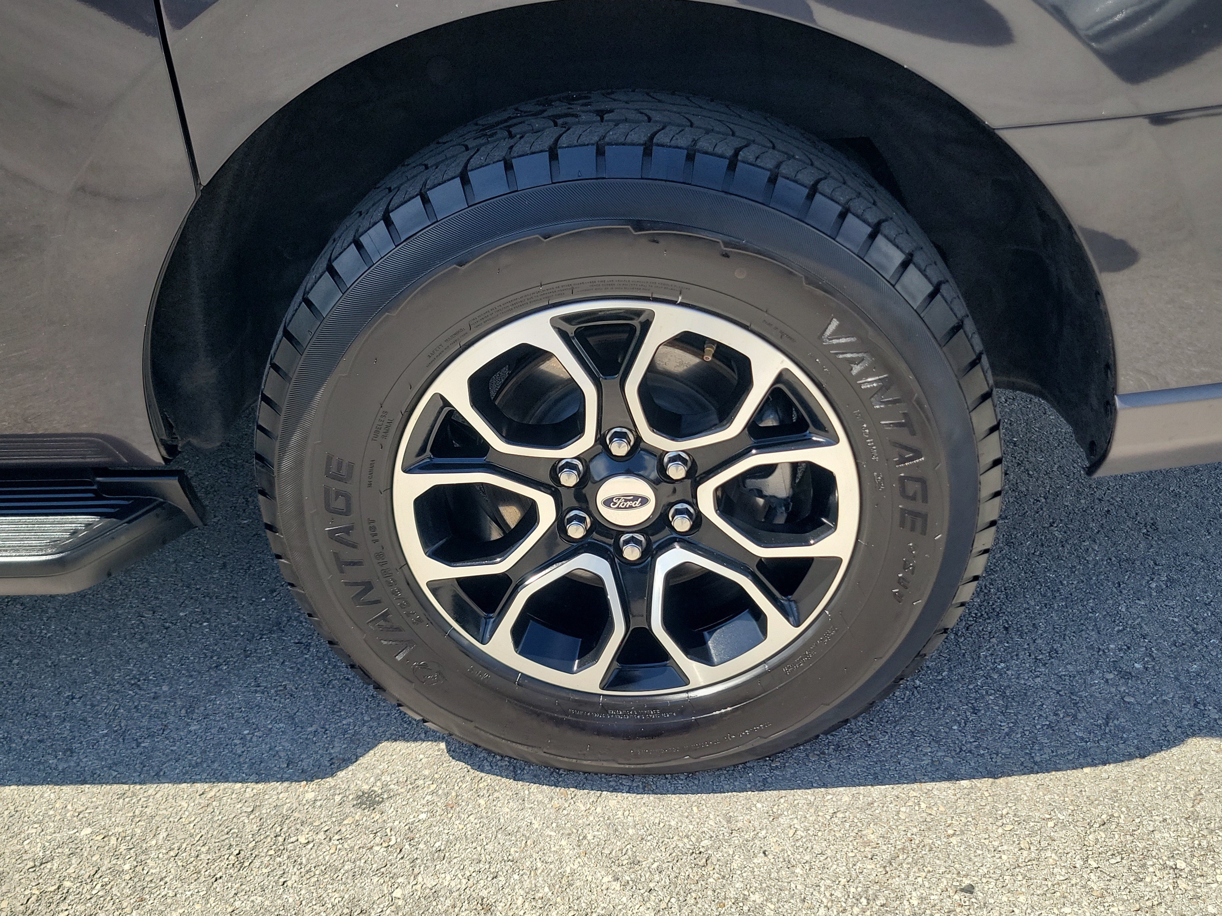 Used 2024 Ford Expedition Max XLT AWD/4WD image 35