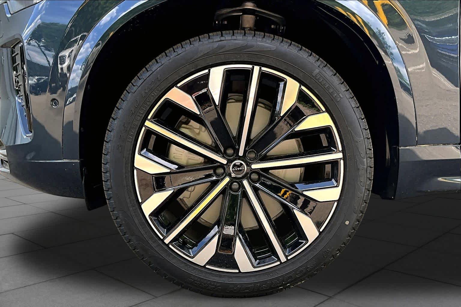 New 2026 Volvo XC90 B6 Ultra w/ Protection Package Premier AWD/4WD image 16