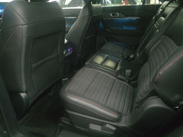 Used 2025 Ford Explorer ST-Line w/ Premium Package AWD/4WD image 13
