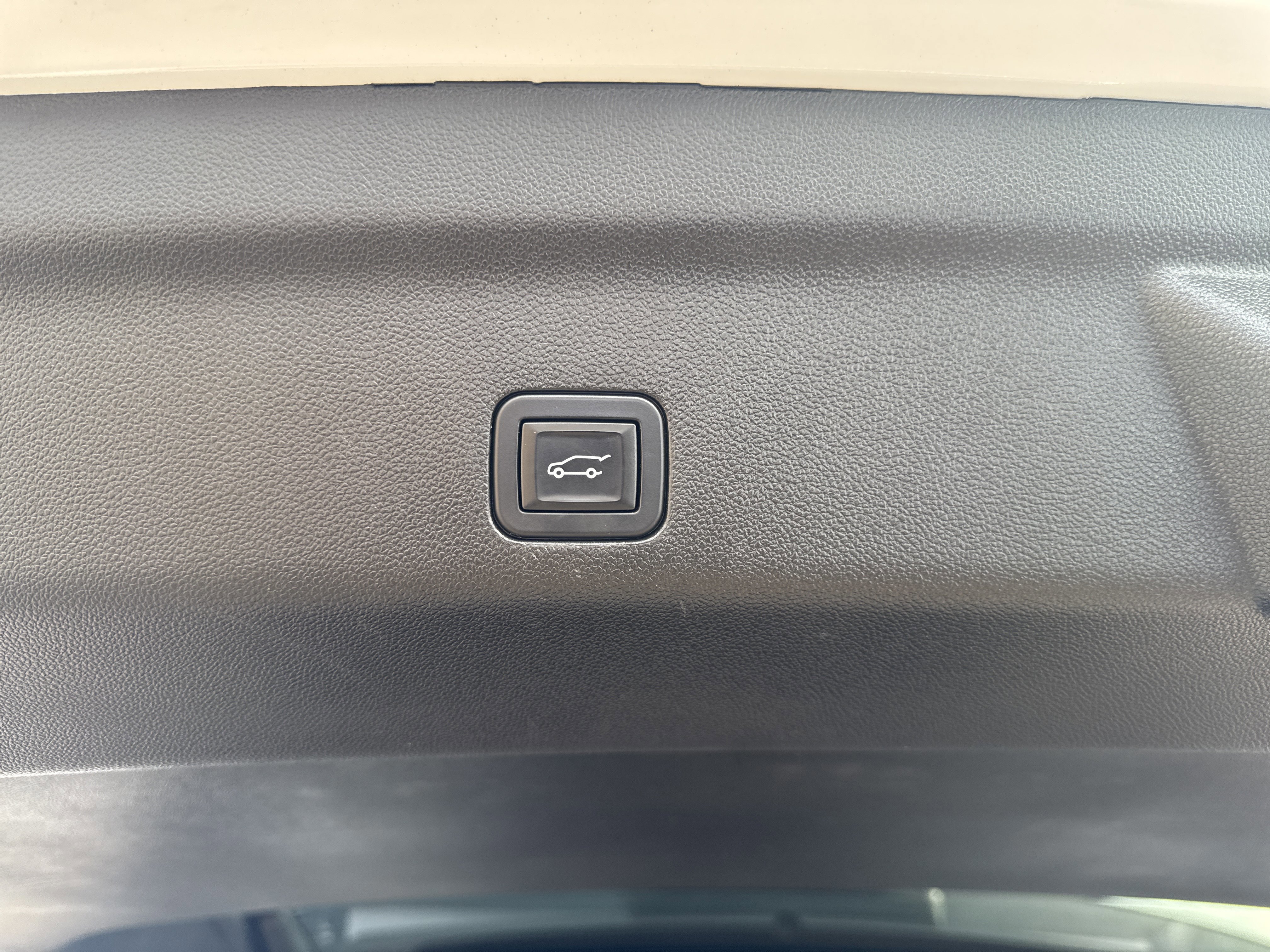 Used 2024 GMC Yukon XL Denali image 27