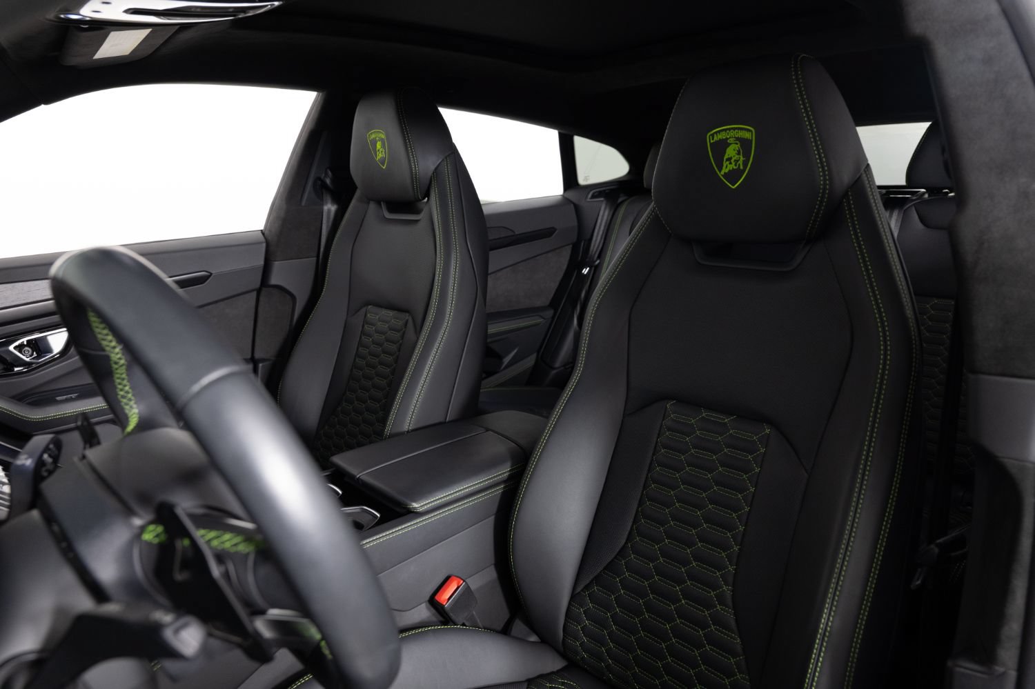 Used 2021 Lamborghini Urus AWD/4WD image 28