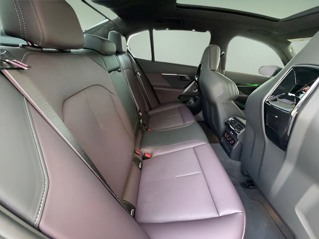 Used 2026 BMW M5 image 39