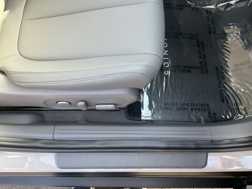 Used 2025 Hyundai Ioniq 5 SEL image 57