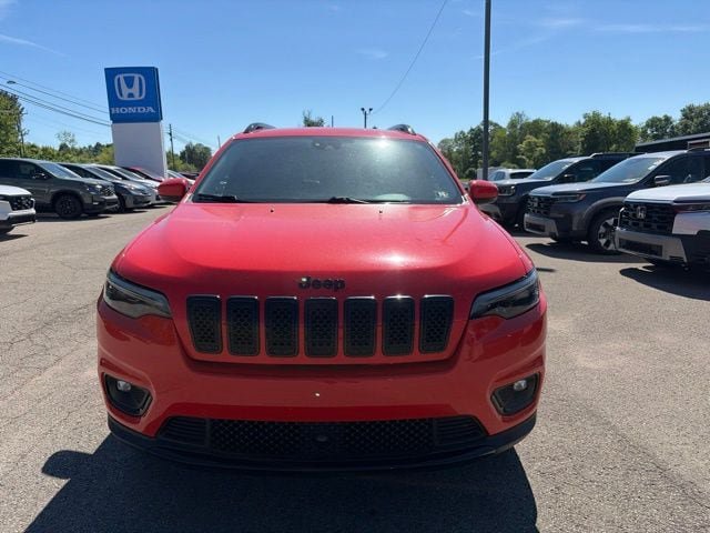 Used 2021 Jeep Cherokee Latitude Plus AWD/4WD image 3