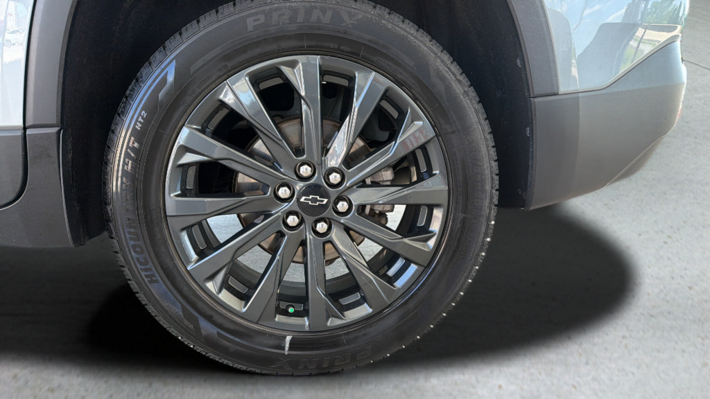 Used 2023 Chevrolet Traverse RS w/ LPO, Floor Liner Package AWD/4WD image 13