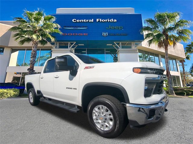 Used 2024 Chevrolet Silverado 2500 LT image 2
