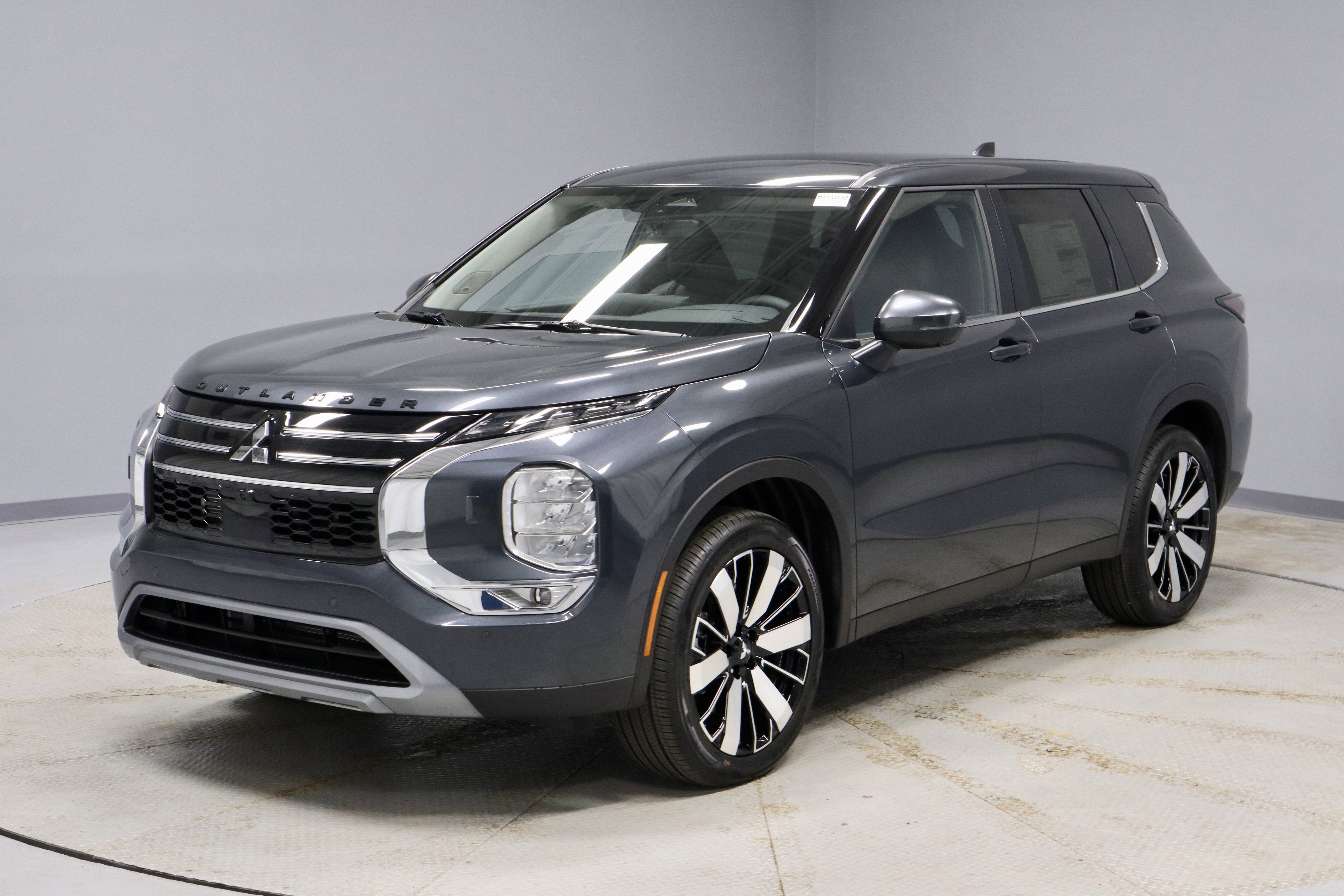 New 2026 Mitsubishi Outlander SE image 5