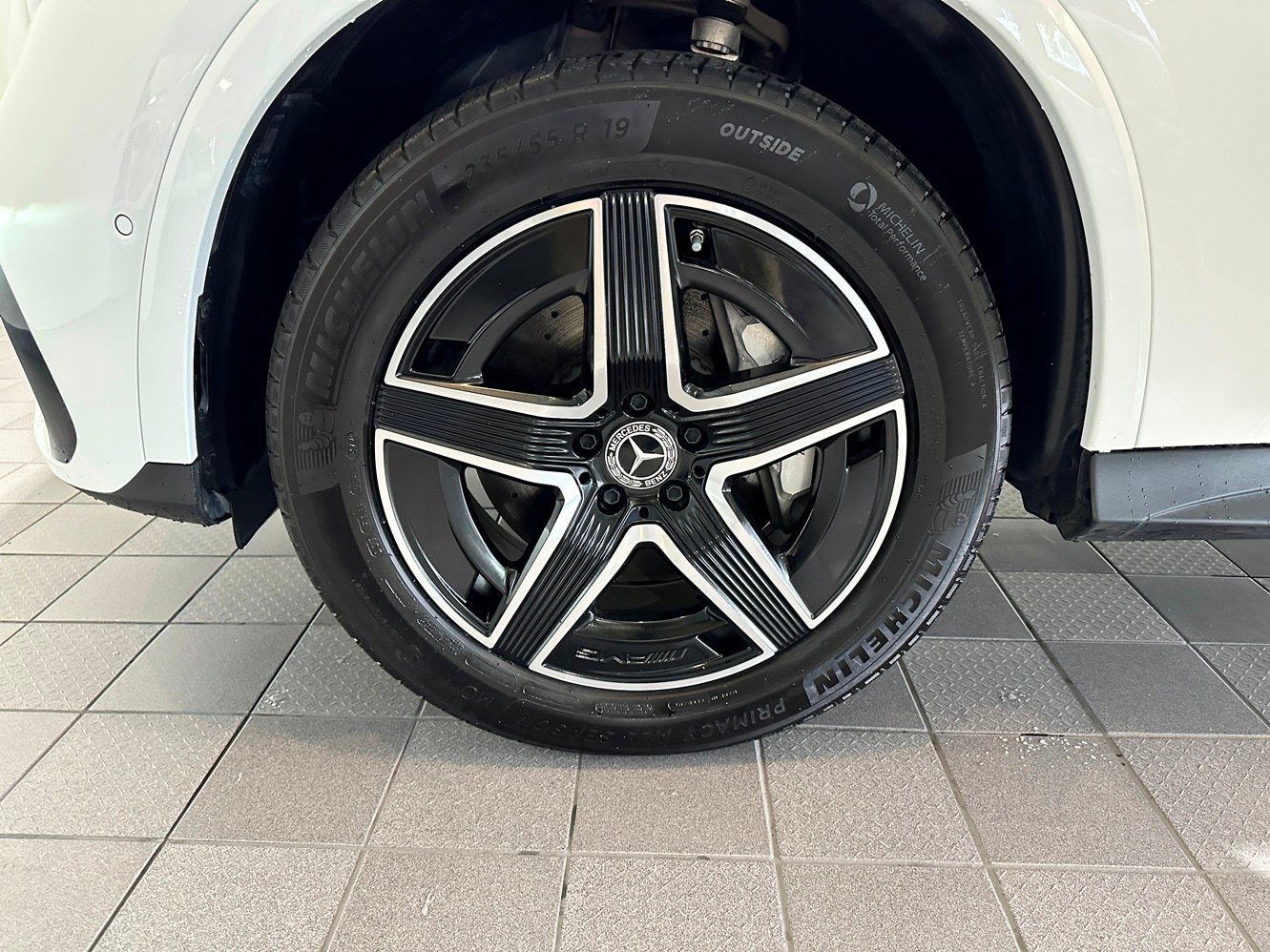 Used 2025 Mercedes-Benz GLC 300 4MATIC image 35