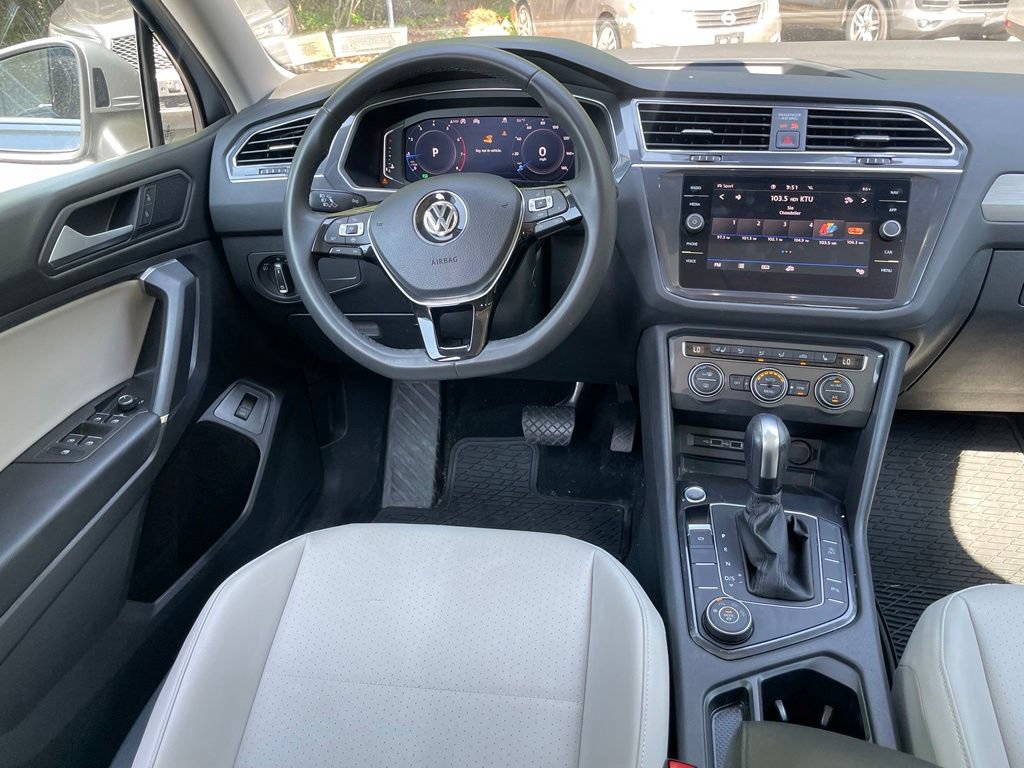 Used 2020 Volkswagen Tiguan SEL AWD/4WD image 10