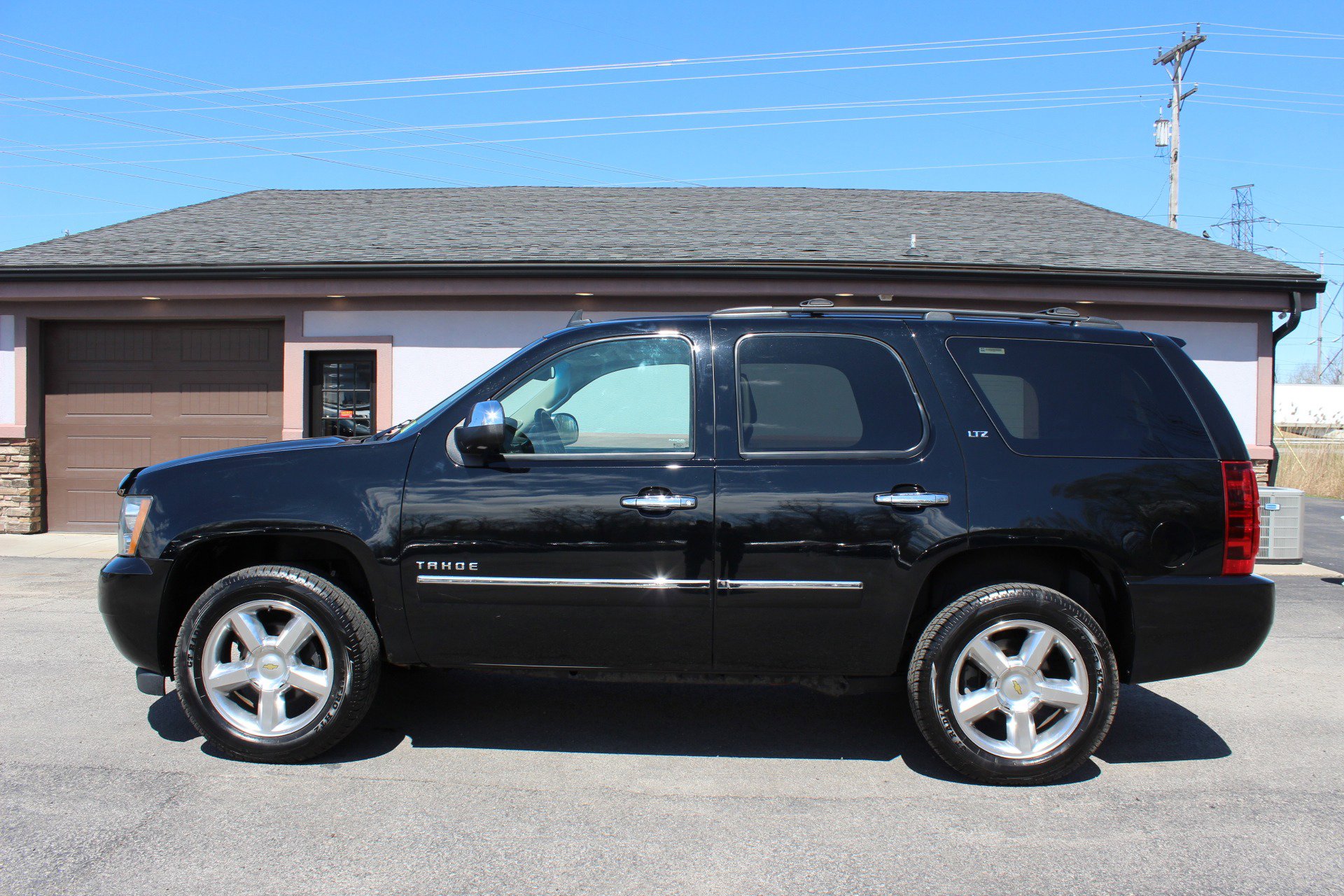 Used 2014 Chevrolet Tahoe LTZ AWD/4WD image 10