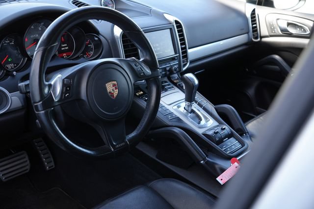 Used 2014 Porsche Cayenne GTS AWD/4WD image 10