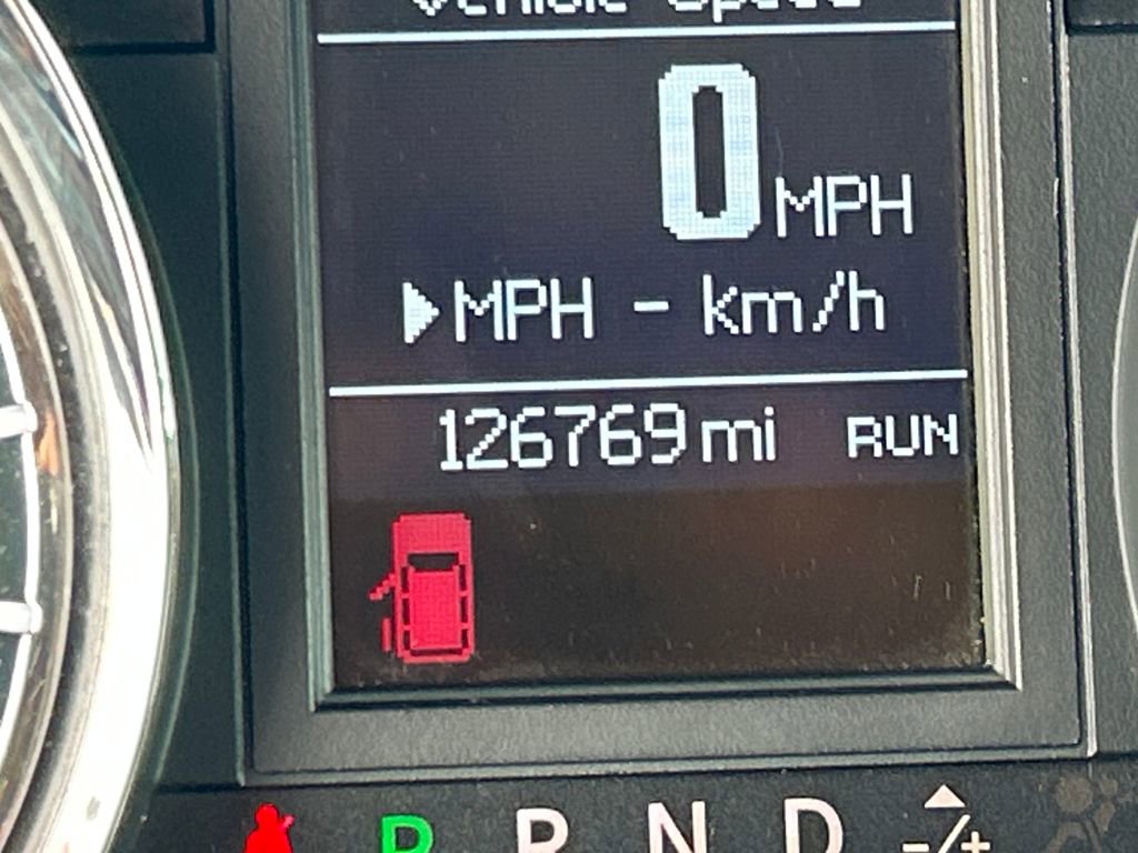 Used 2013 Chrysler Town & Country Limited image 24