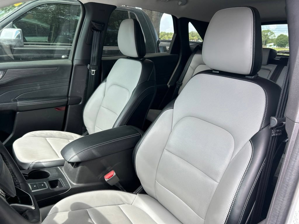 Used 2023 Ford Escape Platinum AWD/4WD image 19