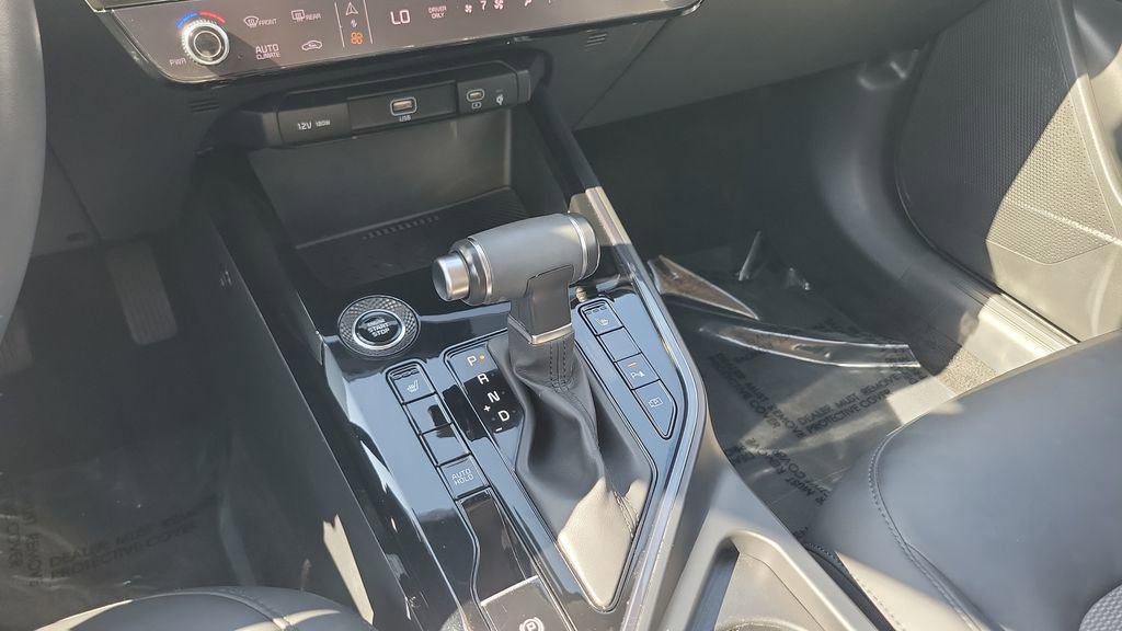 Used 2024 Kia Niro EX FWD image 16