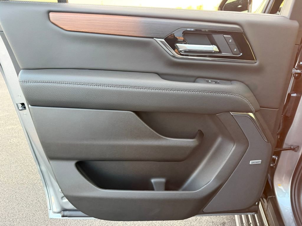 New 2026 GMC Yukon XL Denali w/ Sun & Power Step Package image 34