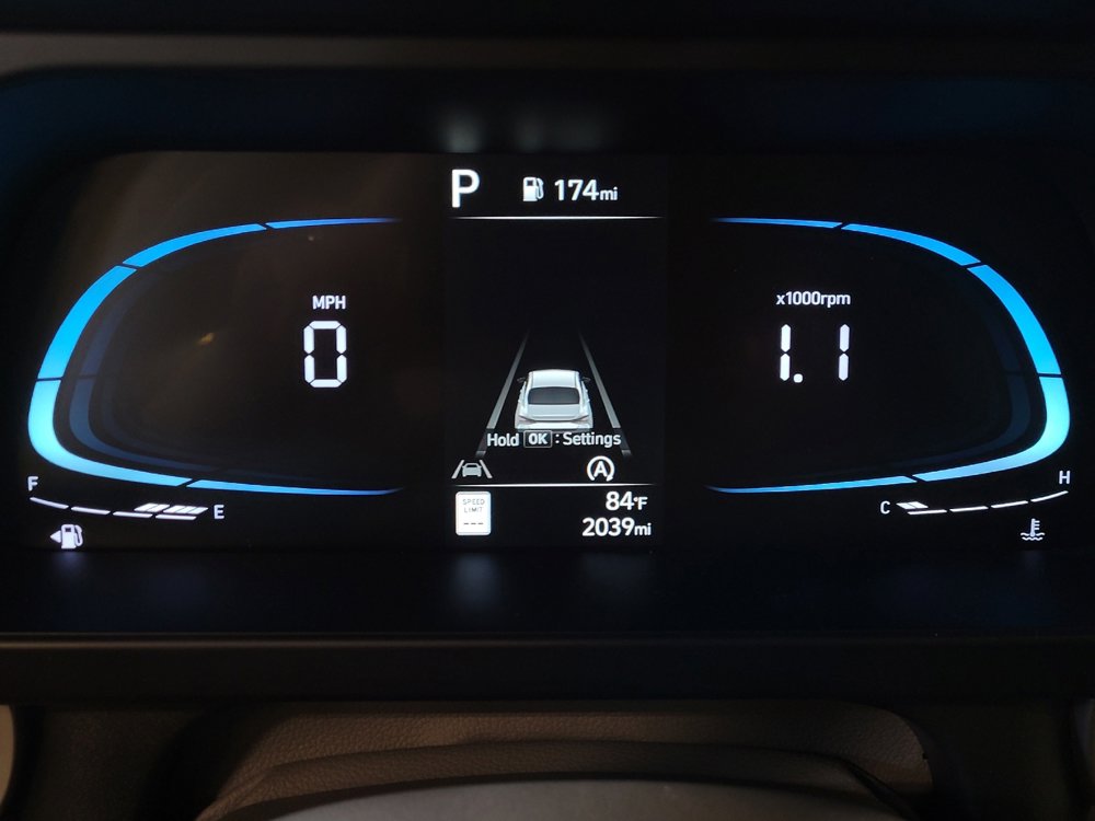 Used 2025 Hyundai Elantra SE image 23