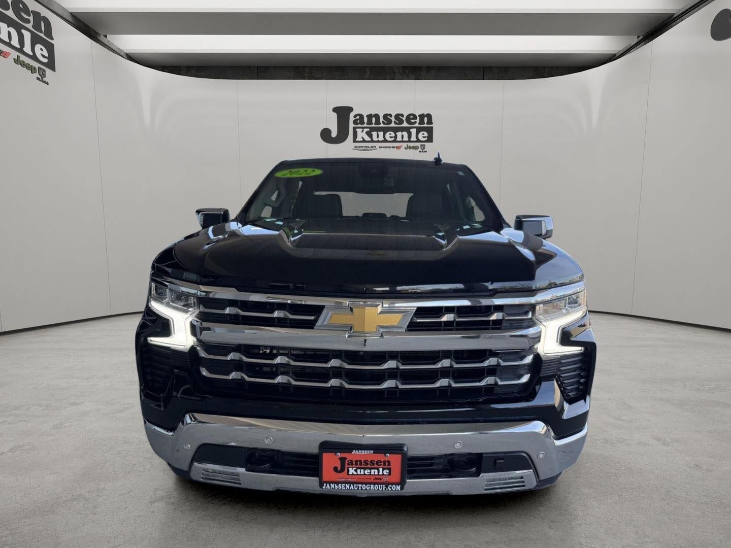 Used 2022 Chevrolet Silverado 1500 LTZ w/ LTZ Convenience Package II AWD/4WD image 4