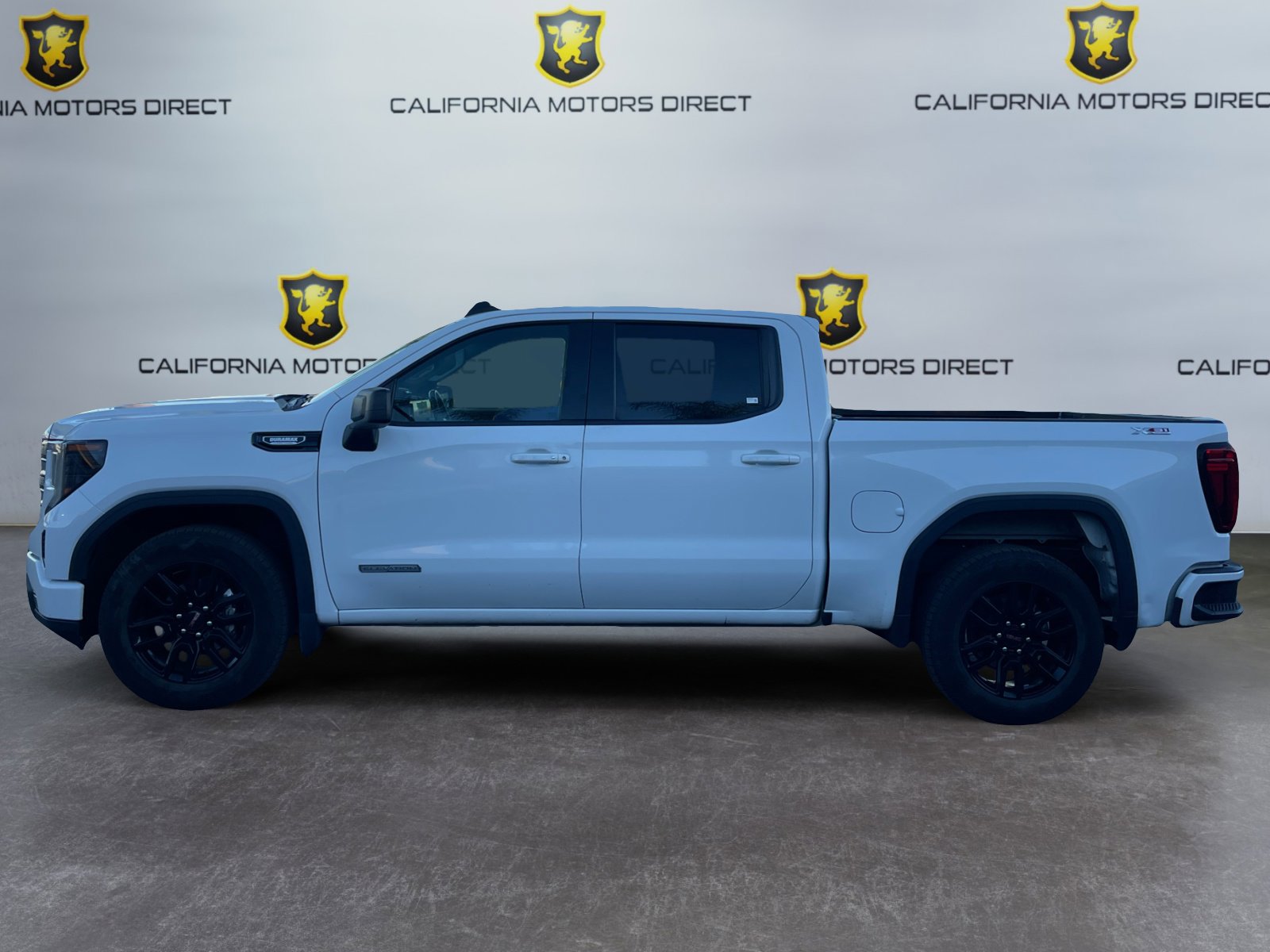 Used 2022 GMC Sierra 1500 Elevation image 2