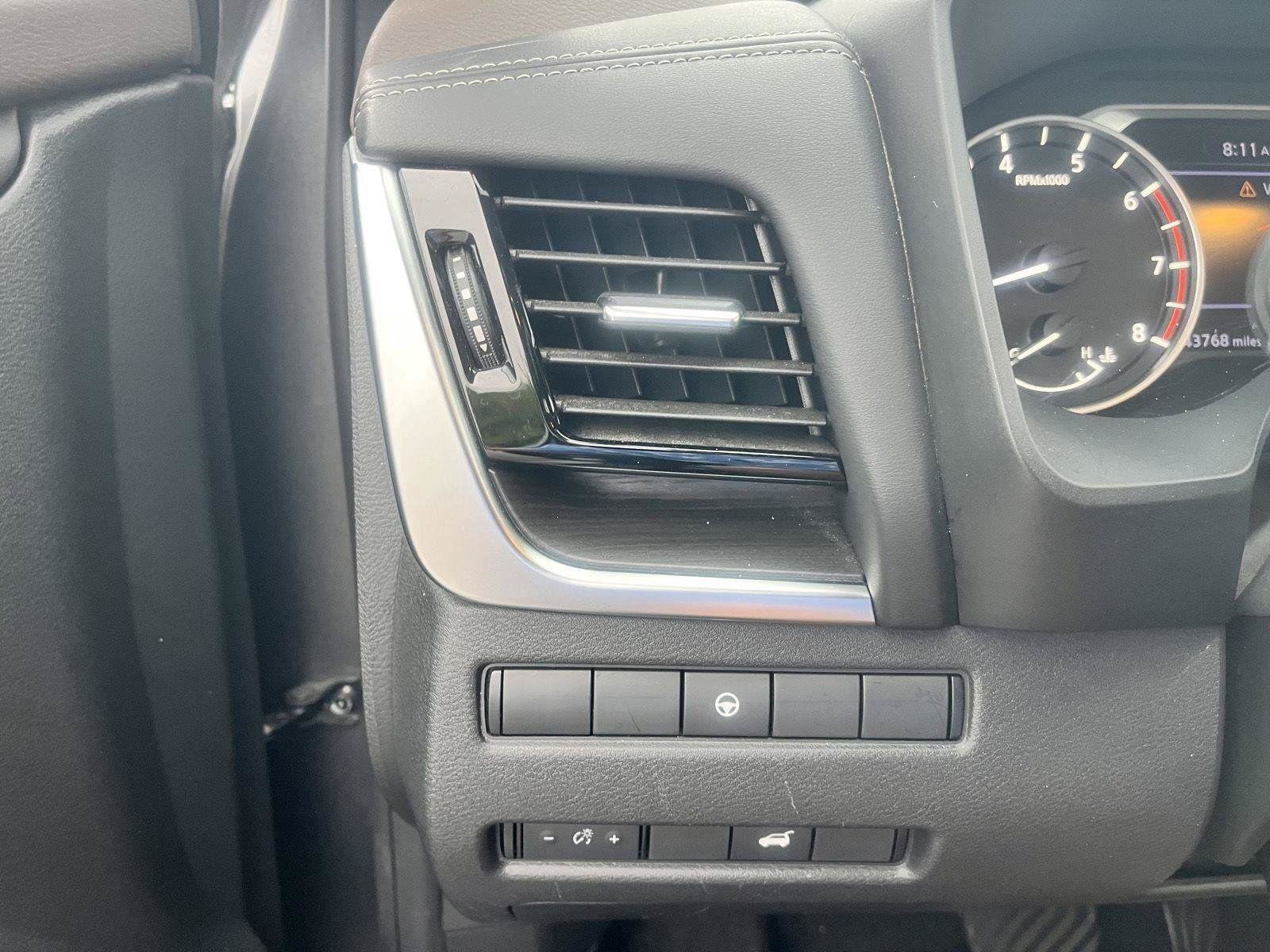 Used 2021 Nissan Rogue SL AWD/4WD image 12
