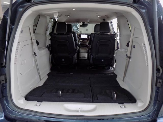 Used 2023 Chrysler Pacifica Touring-L FWD image 34