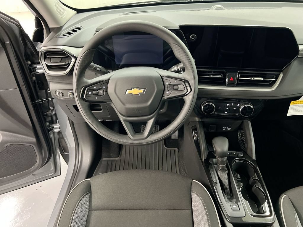 Used 2024 Chevrolet TrailBlazer LT w/ Driver Confidence Package FWD image 19
