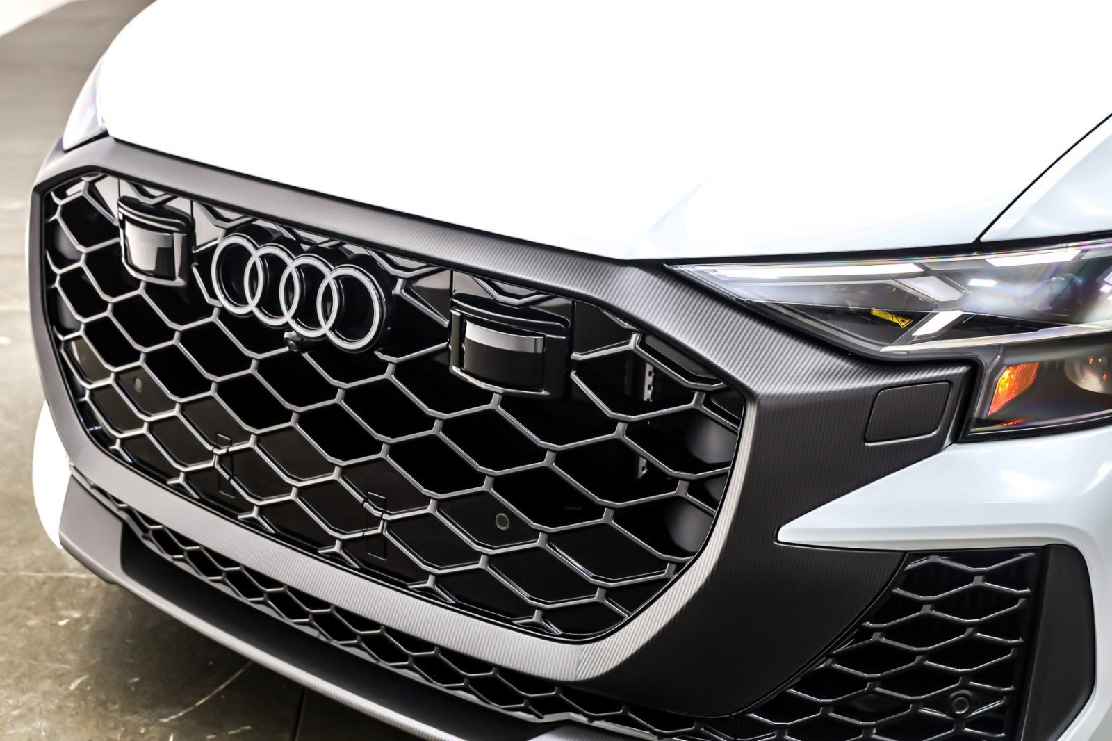 New 2026 Audi RS Q8 performance image 13