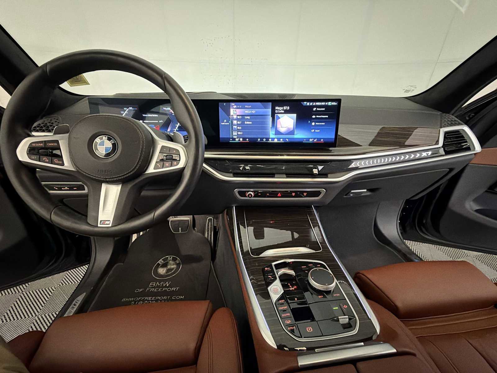 Certified 2024 BMW X7 xDrive40i w/ M Sport Package AWD/4WD image 14
