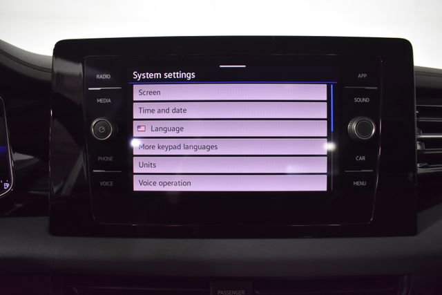 Used 2025 Volkswagen Jetta SE image 21