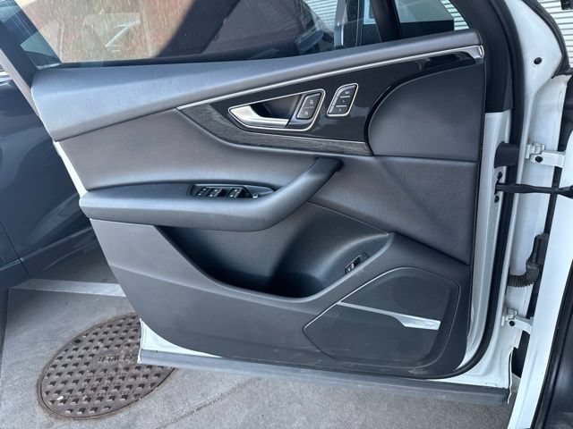 Used 2018 Audi Q7 3.0T Premium Plus w/ Premium Plus Package AWD/4WD image 5